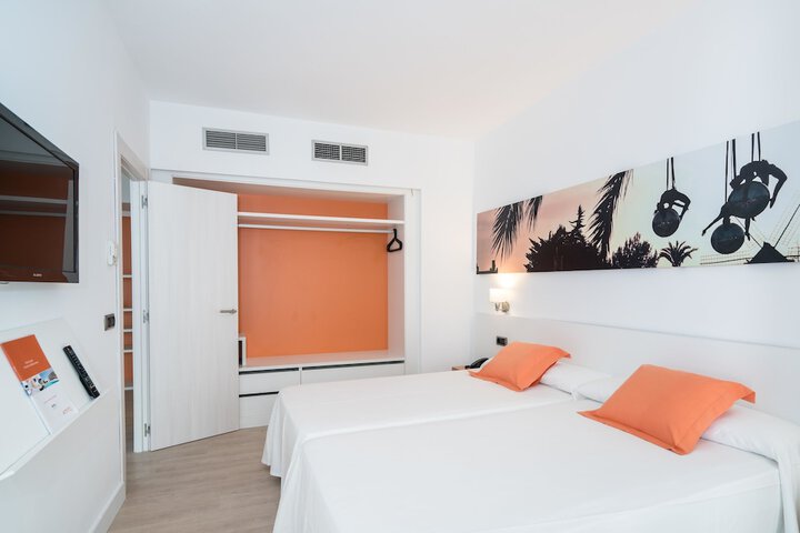 Room 16 of 62