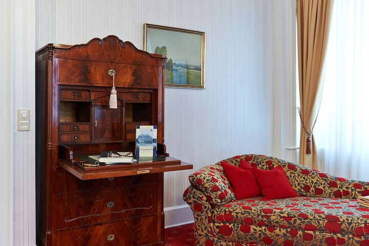 Room 5 of 53