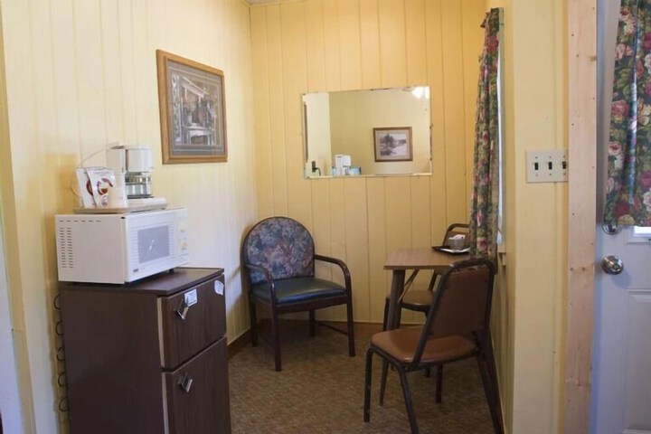 Room 52 of 96