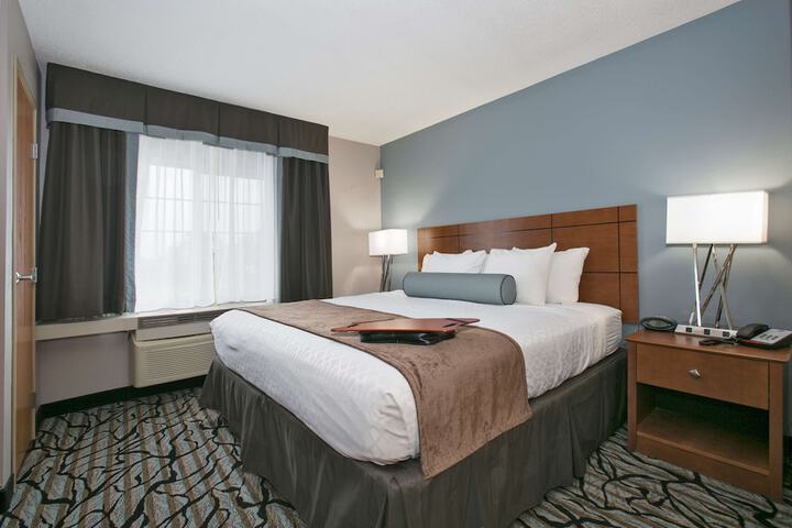 Suite 2 Queen Beds Sofa Bed Microwave and Refrigerator Full Breakfast (26 of 59)