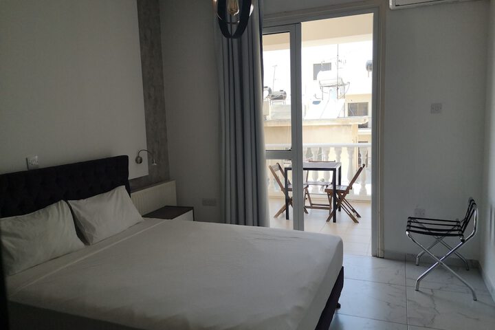 Room 13 of 110