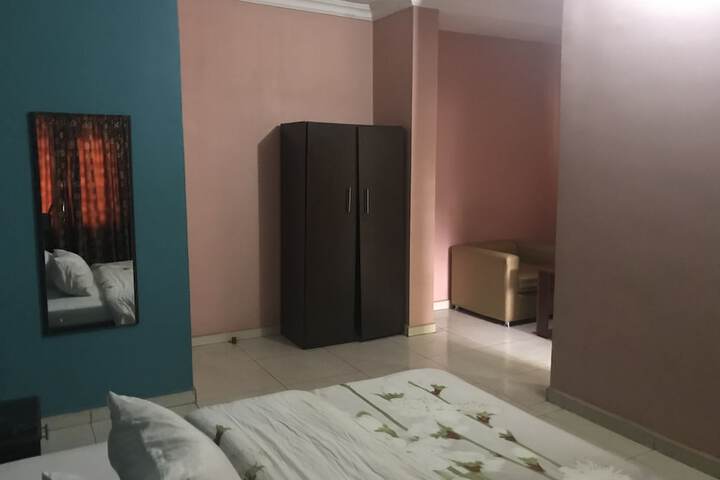 Room 13 of 29