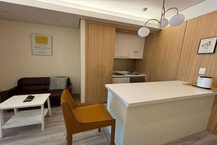 Room 36 of 86