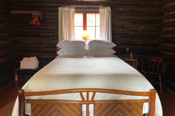 Room 4 of 12