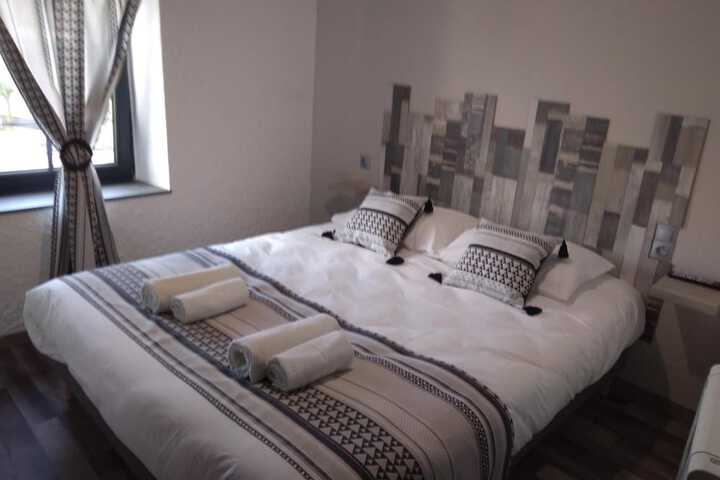 Room 6 of 38