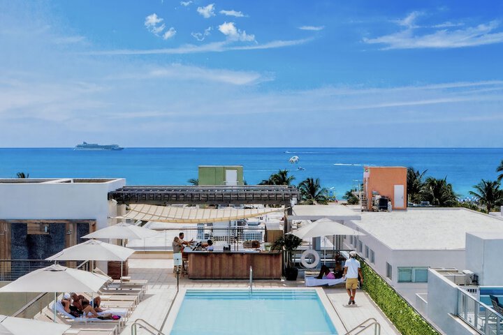 Rooftop pool