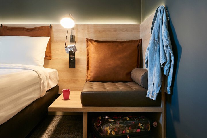 Room 6 of 39