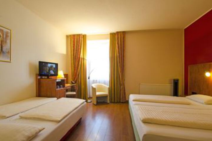 Room 36 of 84