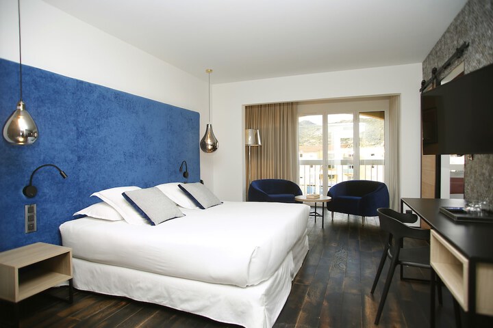 Room 3 of 36
