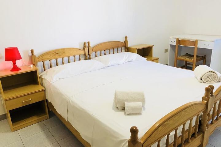 Room 6 of 30