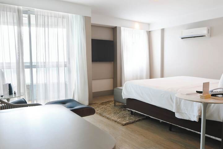 Room 18 of 80