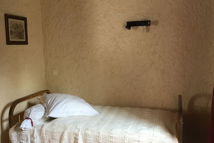 Room 21 of 98