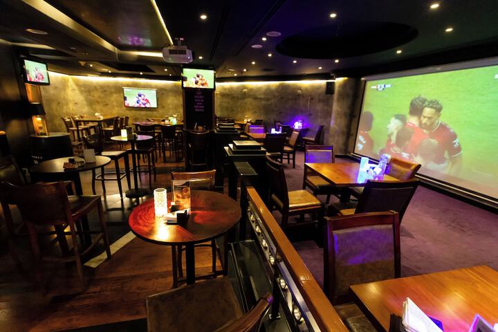 Lounge 91 of 108