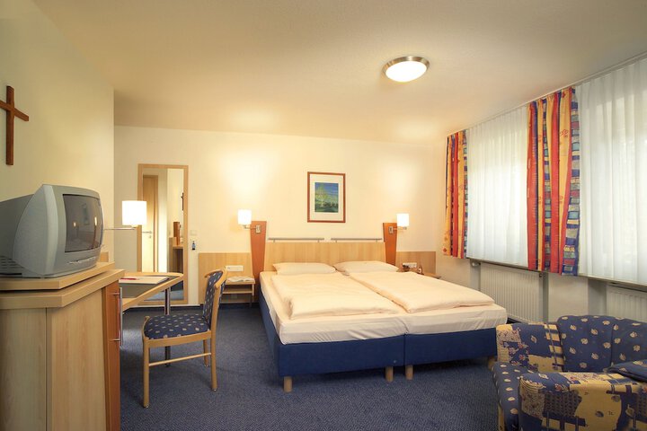 Room 5 of 29
