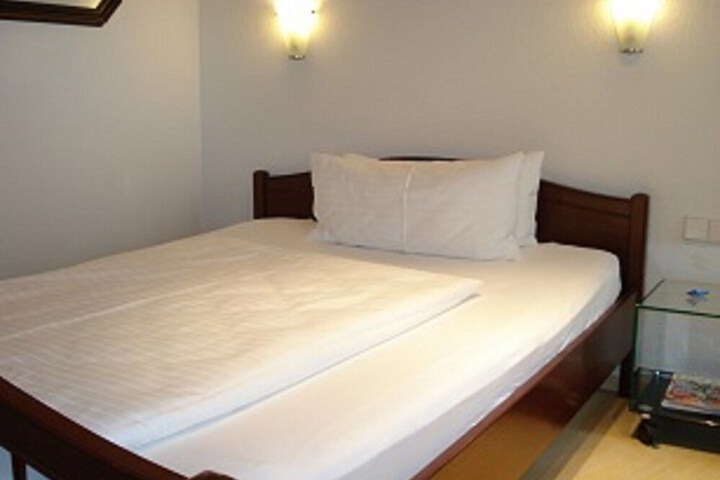 Room 31 of 49