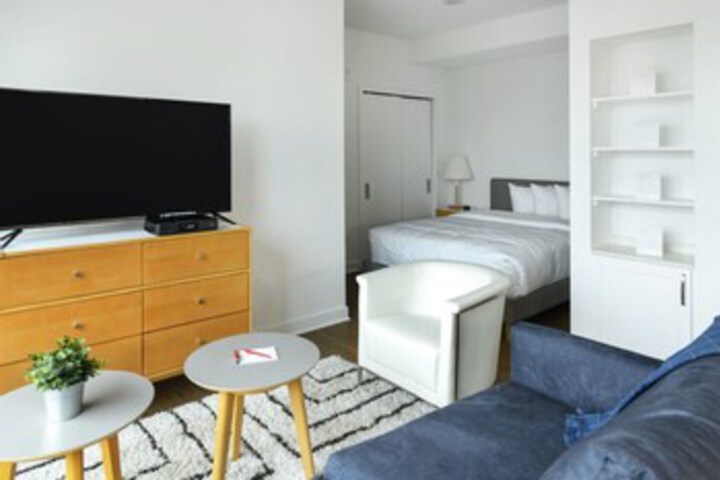 Room 11 of 20