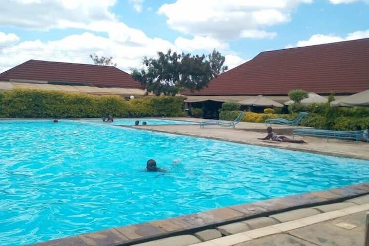 Pool 10 of 44