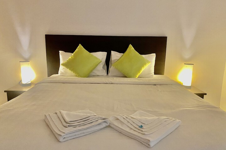 Room 10 of 31