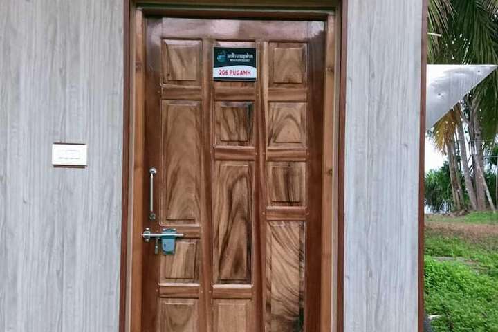 Room 27 of 94
