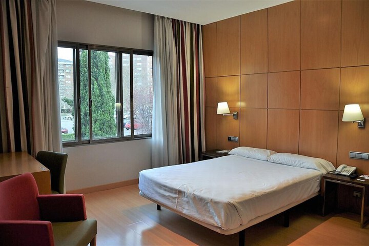 Room 12 of 31