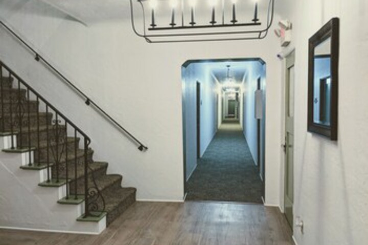Hotel 10 of 34