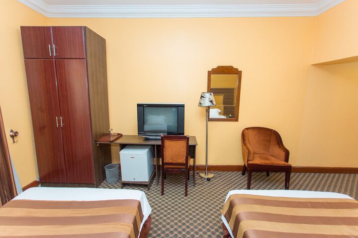 Room 8 of 22