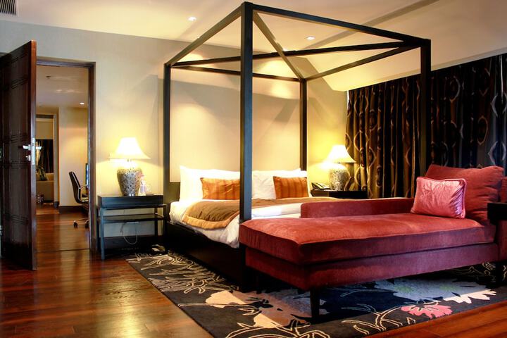 Room 4 of 41