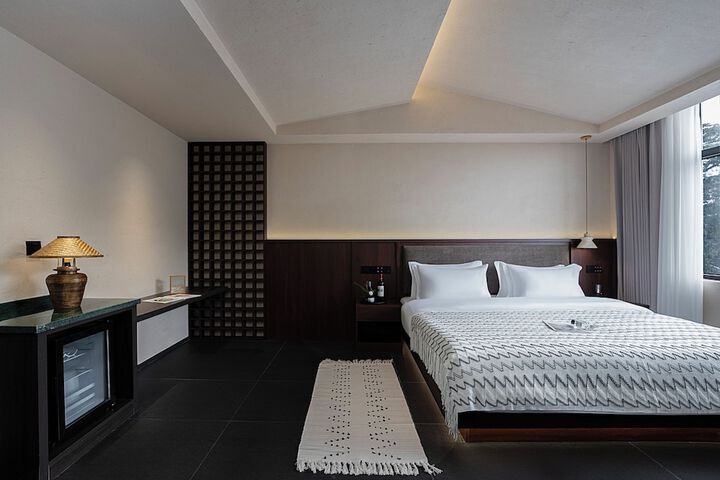 Room 8 of 60