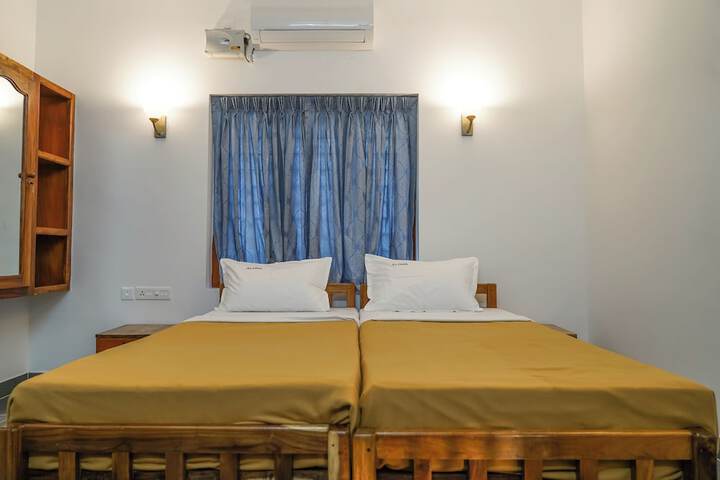 Room 6 of 20