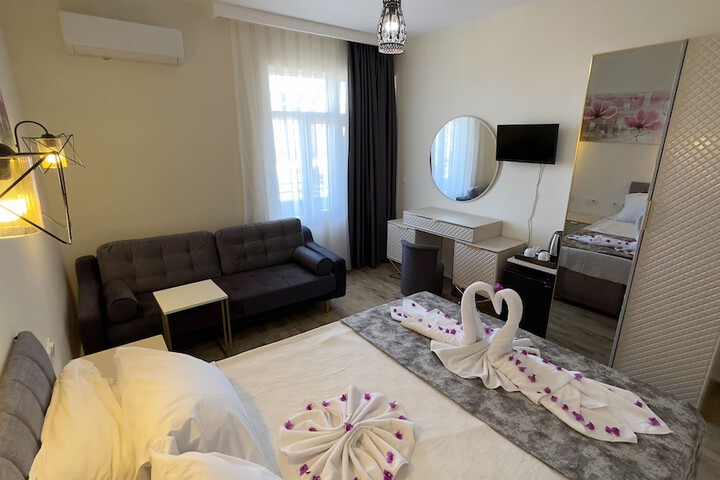 Room 7 of 27
