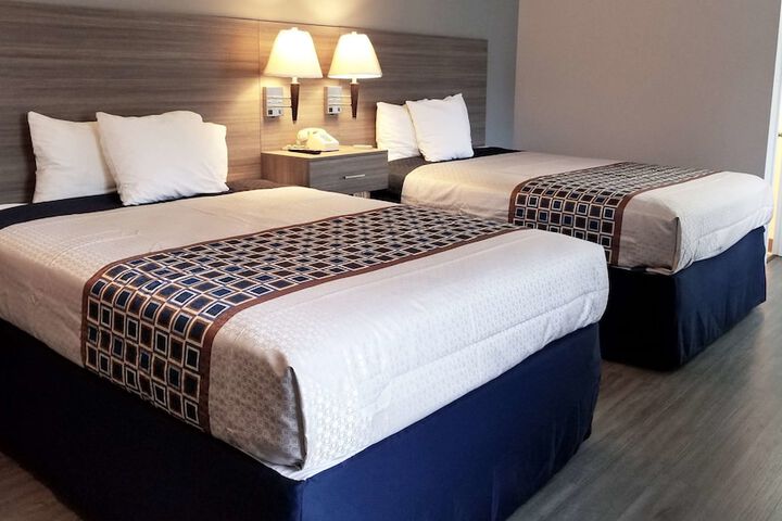 2 Queen Beds (3 of 6)