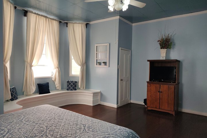 Room 25 of 98