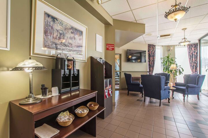Entrance & Lobby
