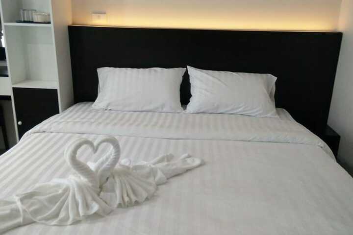 Room 6 of 15