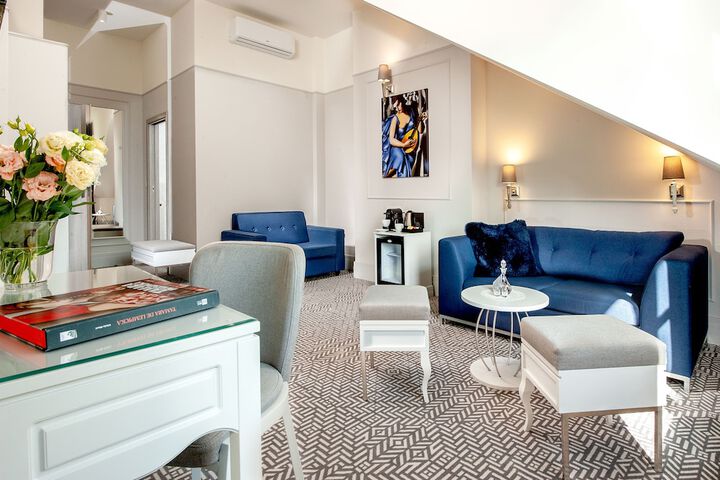 Room 48 of 77