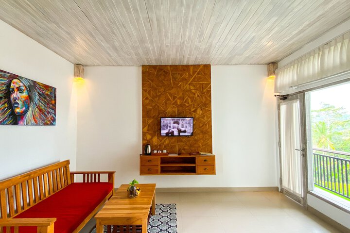 Room 18 of 130