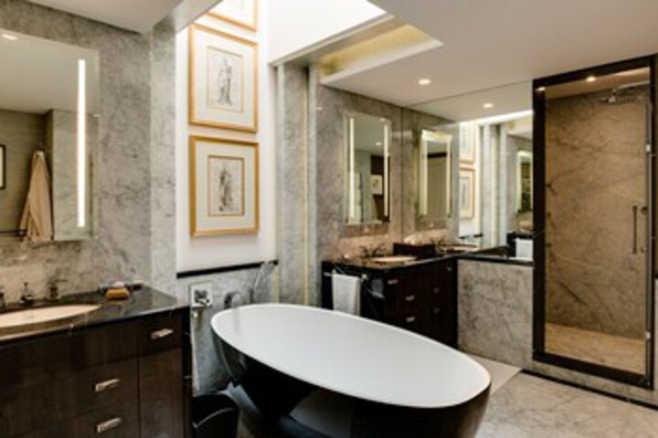 Room 2 of 31