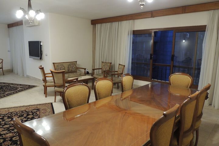 Room 11 of 34