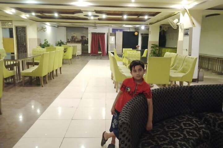 Dining 8 of 8