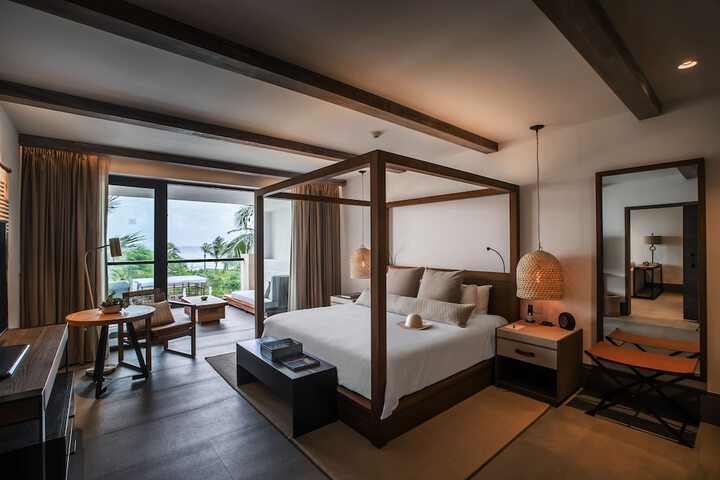 Room 15 of 100