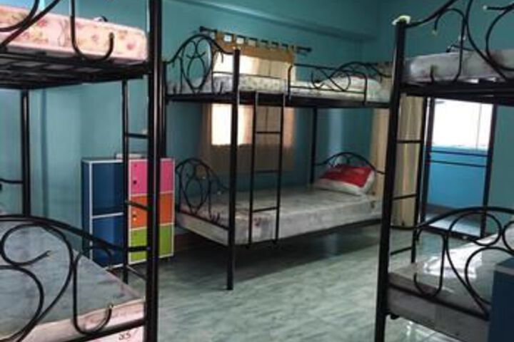 Room 43 of 106
