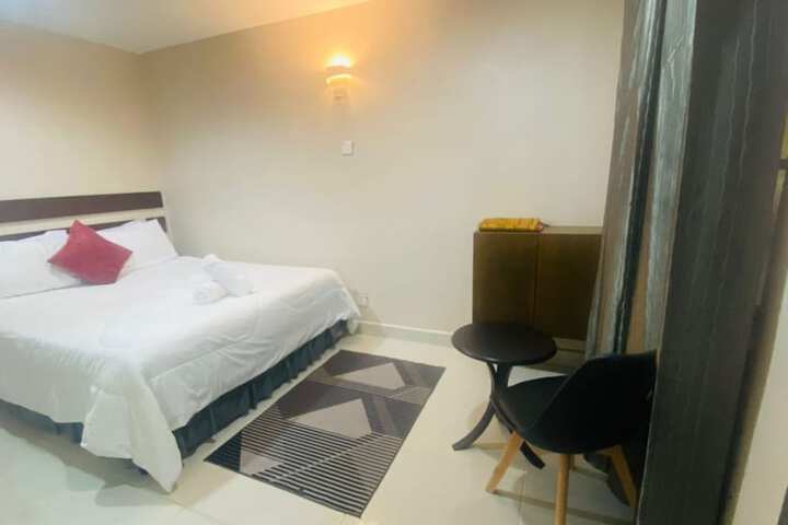 Room 8 of 22