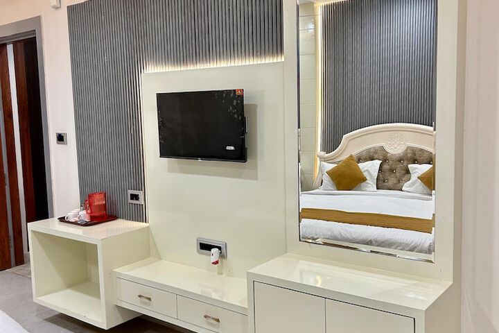 Room 16 of 26