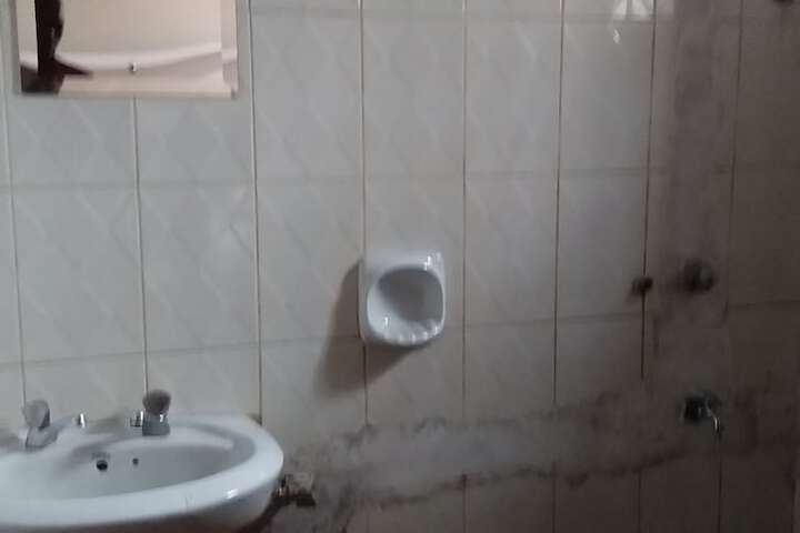 Room 20 of 33