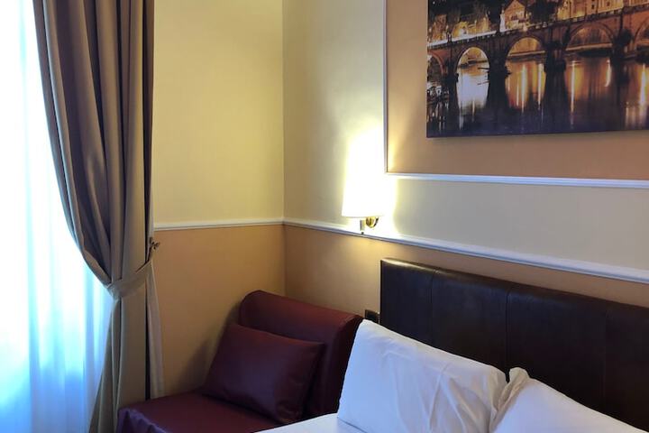 Room 19 of 33