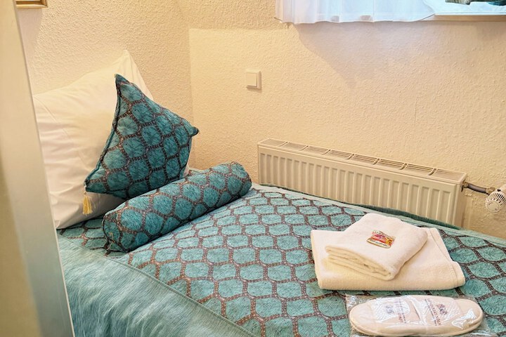Room 17 of 107