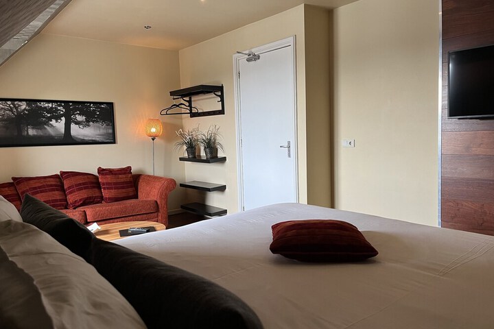 Room 16 of 54