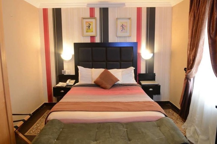 Room 8 of 38