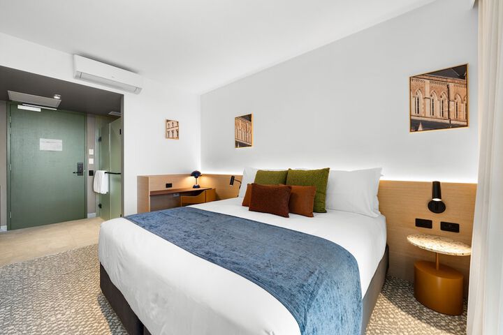 Room 35 of 46