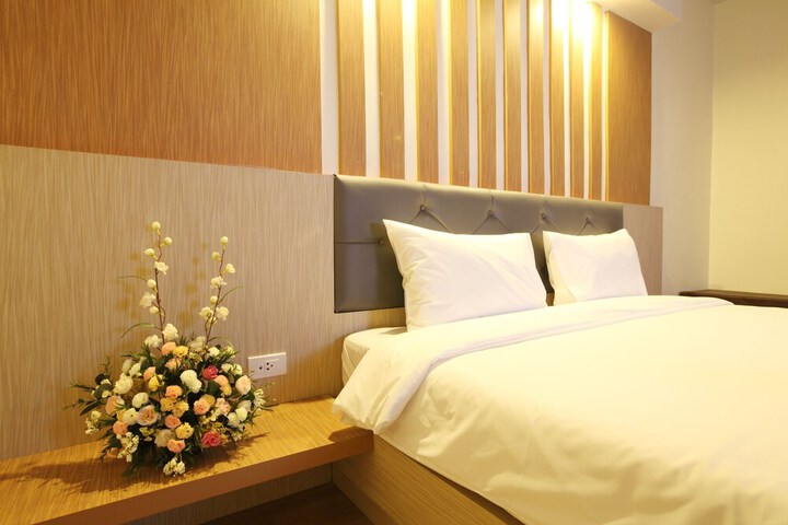 Room 5 of 15